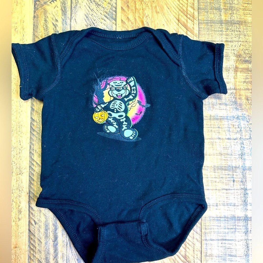 Bucee’s‎ Halloween One Piece Black Bodysuits Onesie Size 12 months